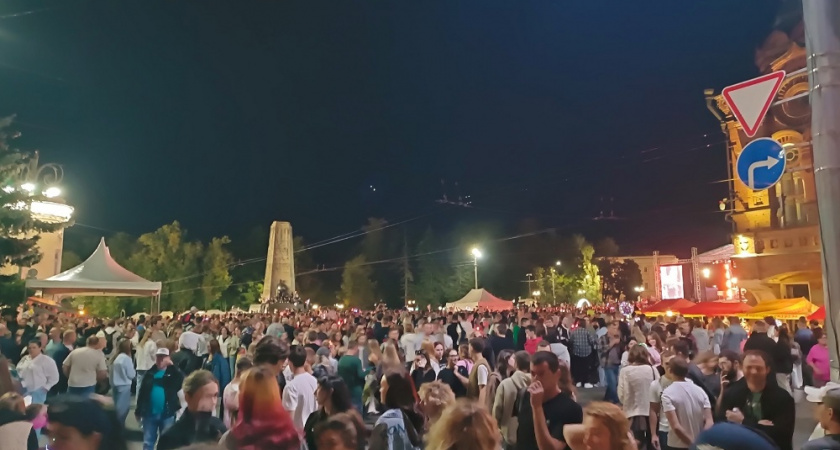 Календарь с 13 по 19 октября - необычные праздники День пинка под зад и День «Будь лысым и свободным»