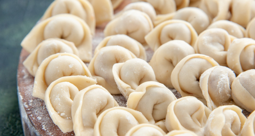 Добавляю в фарш две щепотки специй — и пельмени получаются невероятно вкусными