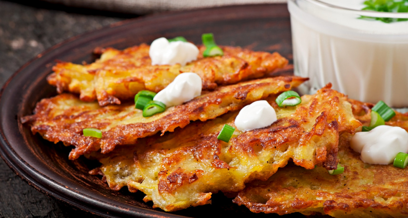 Картофельно-куриные оладьи за 5 минут: простой рецепт без кефира и дрожжей