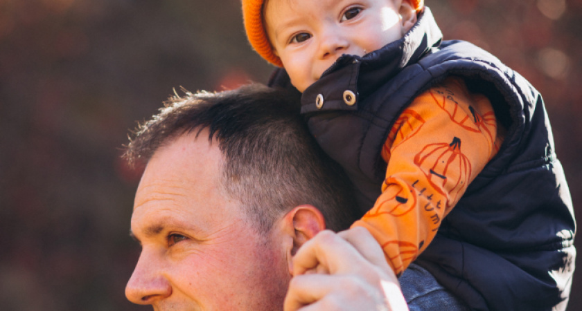 Во Владимирской области растет число отцов в декрете