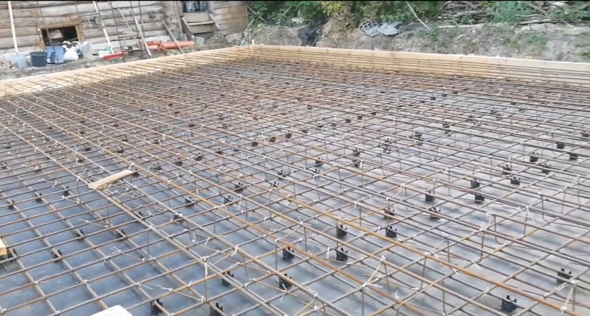 Почему в США не используют в фундаменте арматуру: мы заливаем металл бетоном, а они делают по-другому