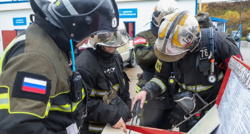 Пожарные учения прошли на заводе в Лакинске с использованием восьми единиц техники