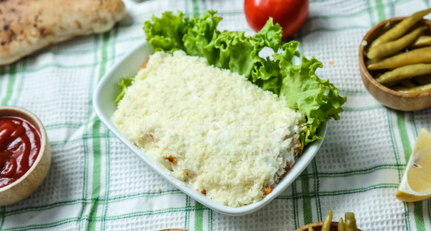 Салат "Первый снег" — легкий и нежный рецепт для новогоднего стола