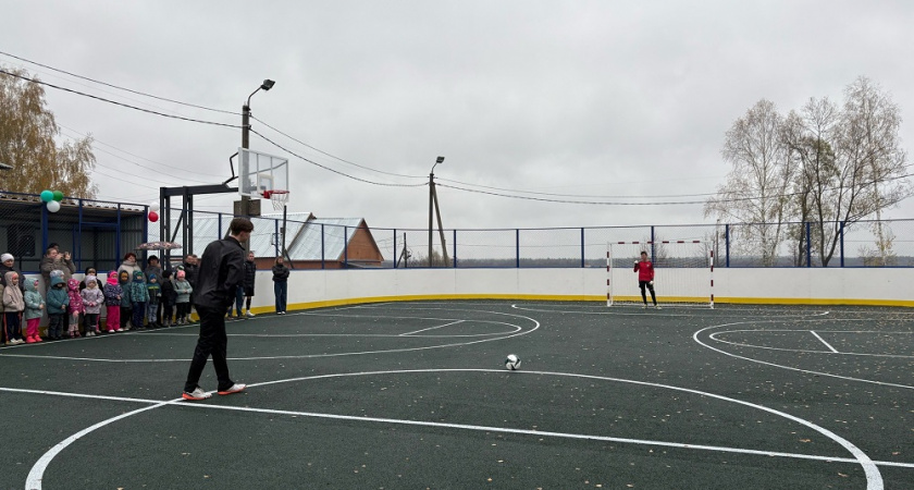 В деревне Лаврово открылась современная спортивная площадка