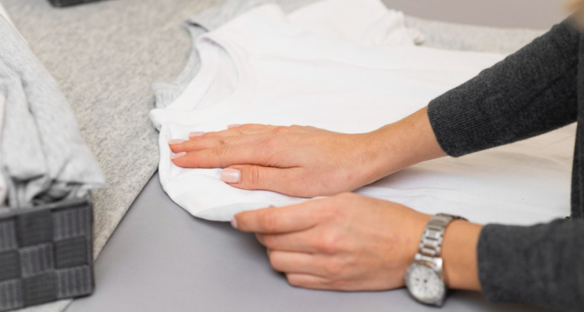 Проверенный способ вывести пятна с белых вещей с помощью одного аптечного средства