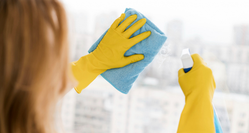 Как я победила вечную проблему с разводами на окнах: помогла простая хитрость