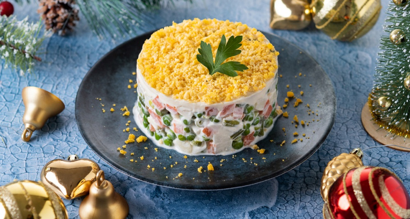 Салаты на Новый 2026 год: сочные, яркие и с огоньком 