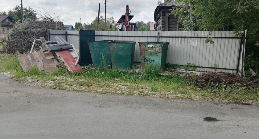 Контейнерные площадки в селах Владимирской области оказались в запущенном состоянии