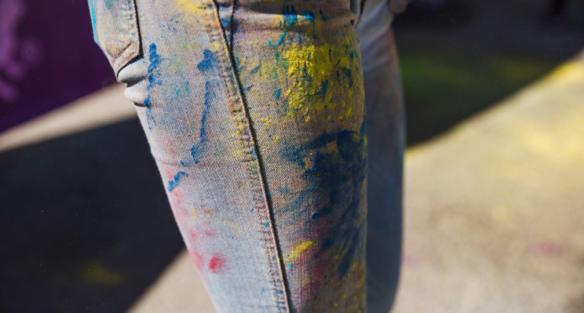 Как очистить одежду от краски: эффективные и безопасные средства