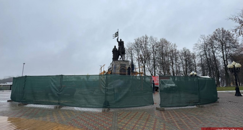 Скульптуру Князя Владимира очистили и готовят к установке
