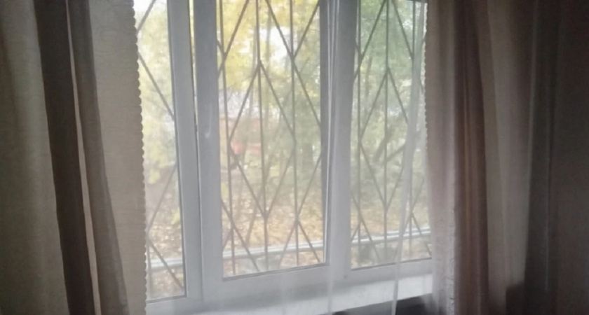 Подоконник больше не ледяной, а из стыков больше не дует: как я добился тепла в доме за 3 шага