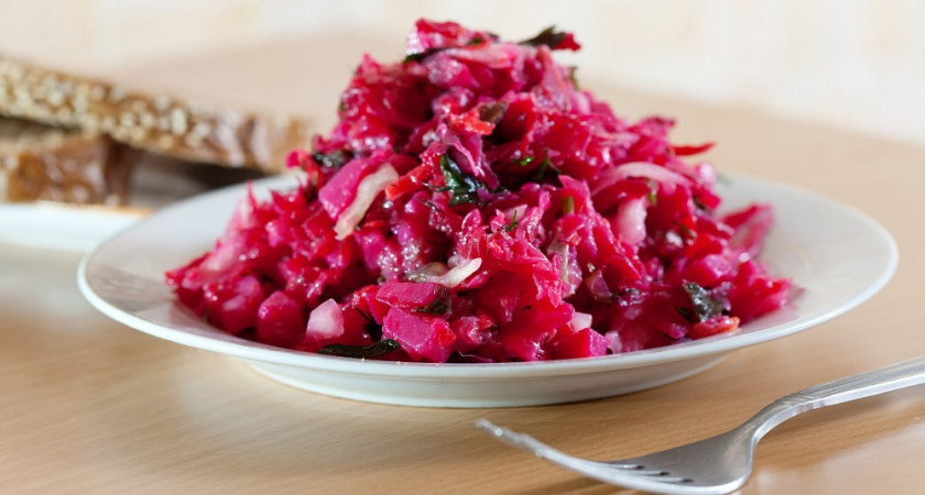 Как приготовить вкусный и красивый винегрет к Новому году: 3 простые хитрости