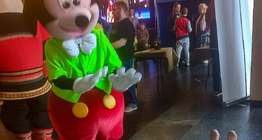 Владимирские спасатели обучили первой помощи Микки-Мауса