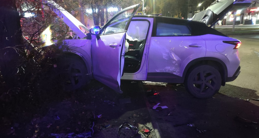 Во Владимире на перекрестке улиц Мира и Полины Осипенко произошло ДТП