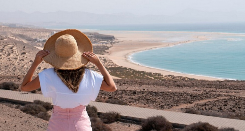 Куда поехать в конце года на 40 000 рублей: 7 стран для короткого отпуска без виз