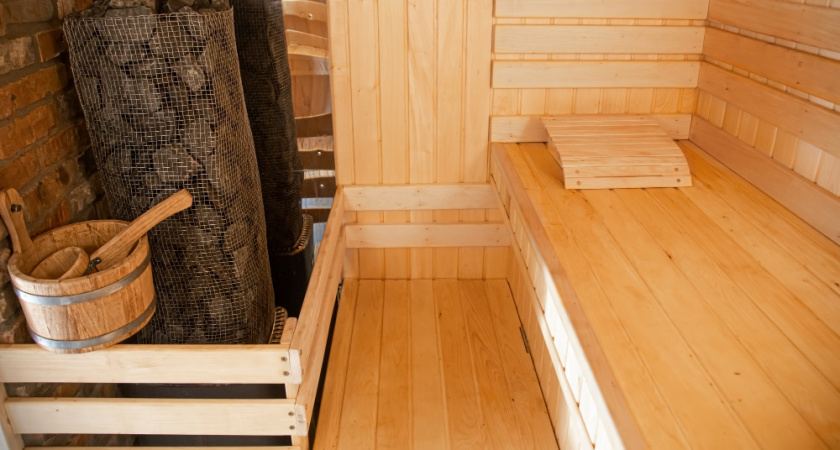 Как сделать пол в бане, который прослужит 20 лет и не сгниёт: строитель раскрывает секрет