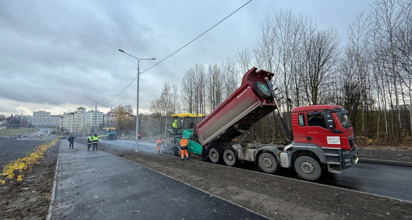 Во Владимире завершено асфальтирование дороги к Стрелецкому мысу