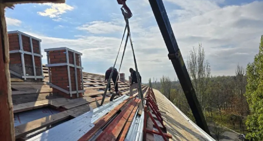 Владимирский регион помогает восстанавливать подшефные детсады и дороги в Кировском