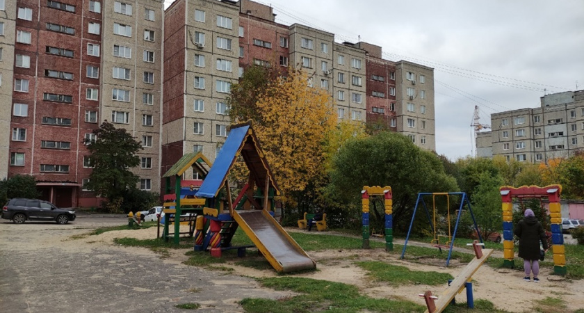 Жителей многоквартирных домов предупреждают о штрафах до 15 тысяч за коляску и обувь