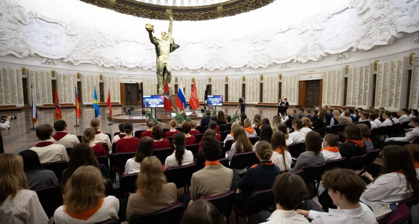 Школьники из Владимирской области передали в музей реликвию Гастелло