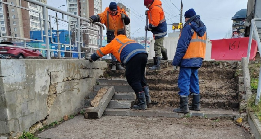 Во Владимире обновляют спуск к остановке на Добросельской
