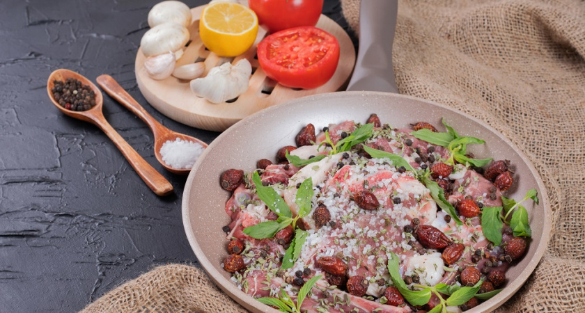 Салат из капусты и печени трески — готов за 20 минут и идеален для праздничного стола