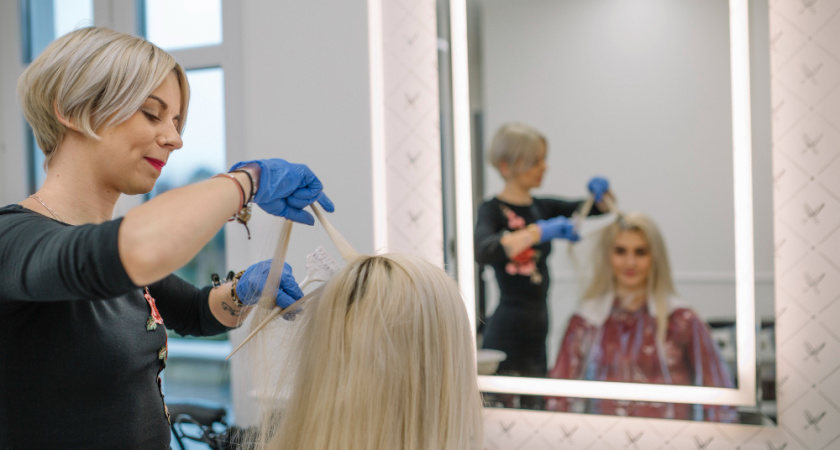 Как закрасить седину так, чтобы о ней никто не узнал: мой проверенный способ и еще 4 секрета от профессионалов