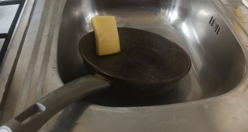 Для чего нужно отверстие в ручке сковороды: несколько полезных способов использования