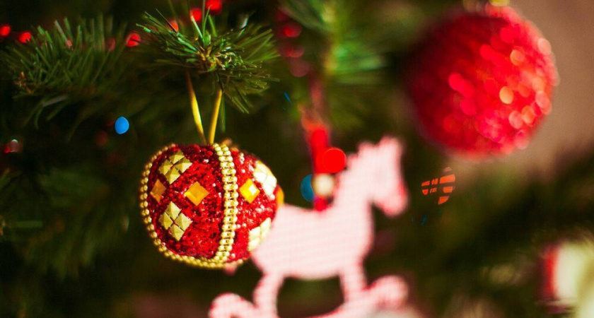 Не украшайте елку этими 5 игрушками, чтобы год Огненной Лошади стал удачным