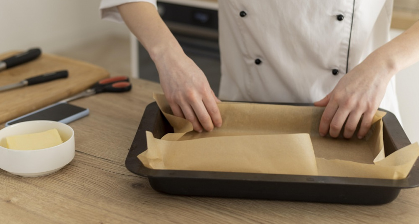 Как правильно подготовить пергаментную бумагу для выпечки: простой и практичный способ