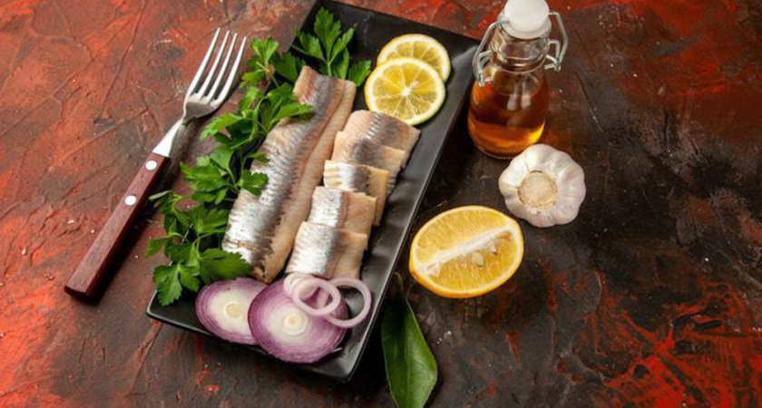 Селедка по-фински для новогоднего стола: рецепт с луком и горчицей
