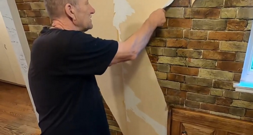 Лайфхак от опытного отделочника: как снять старые обои быстро, чисто и без особых усилий