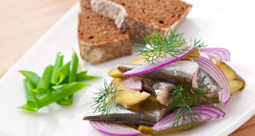 Маринованная скумбрия в банке за сутки: мой проверенный и простой рецепт