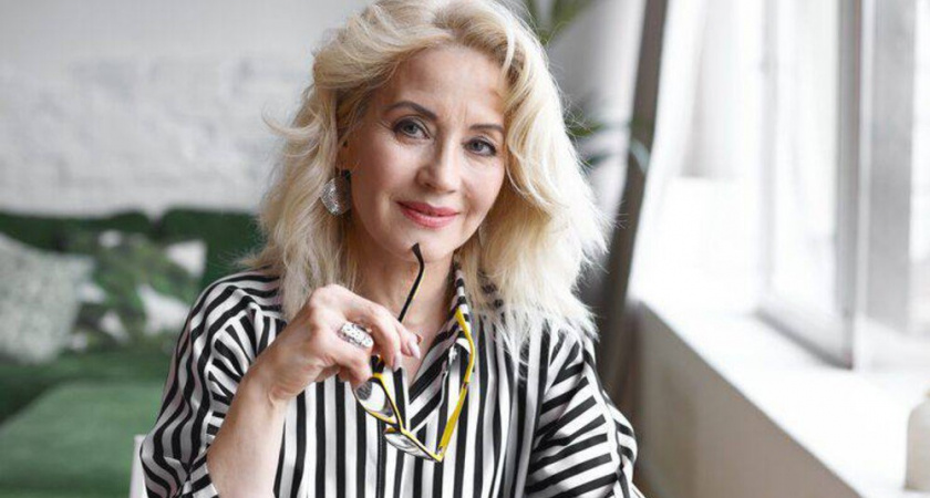 Опытный колорист рассказала, как выбрать оттенок блонда, который уберет десяток лет