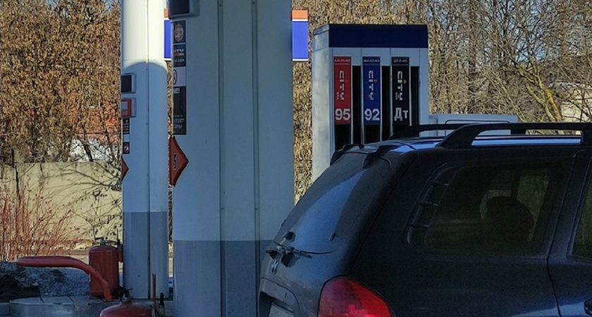 Зачем в ноябре многие водители переходят с 95-го на 92-й бензин и нужно ли так делать? Отвечают эксперты
