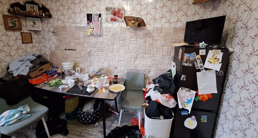 В Кольчугине пьяные родители избивали маленьких детей и морили их голодом