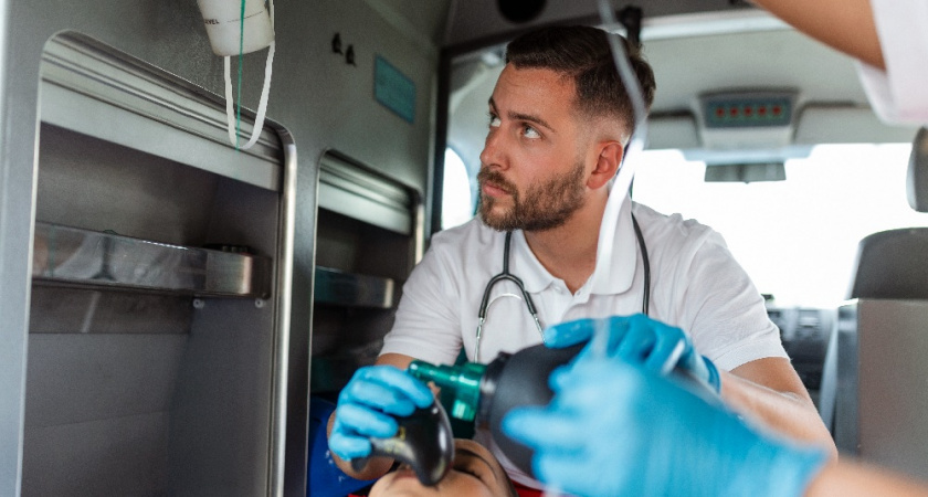 Владимирский врач спас пассажирку во время полёта