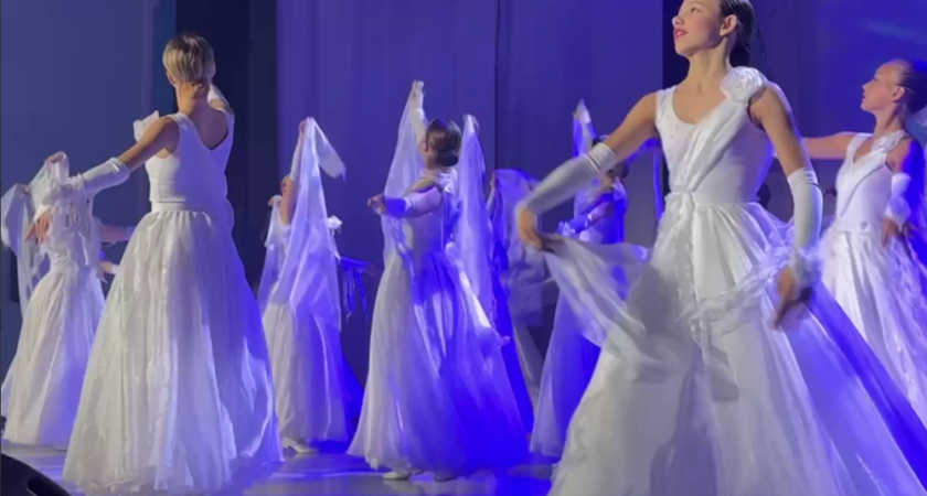 Владимирских мам поздравили и наградили во время праздничного концерта