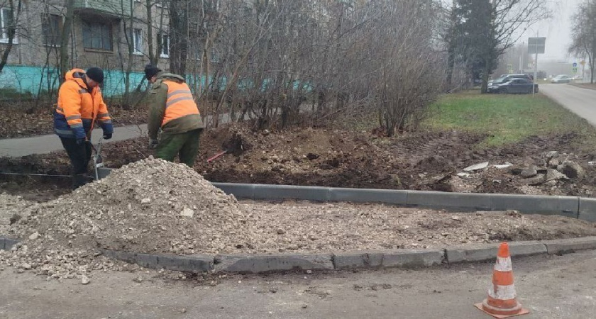 На бульваре Художника Иванова во Влдаимире строят новую пешеходную дорожку