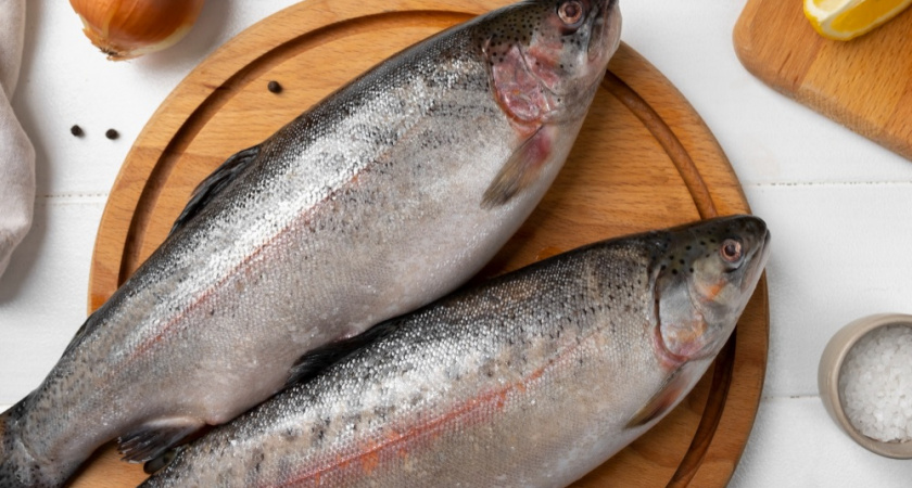 Всего одна ошибка при разморозке рыбы сделает ее опасной для здоровья: как избежать ботулизма?