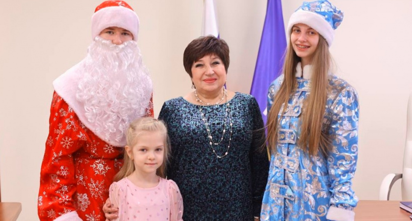 Во Владимирской области стартовала благотворительная акция «Ёлка желаний 2025»