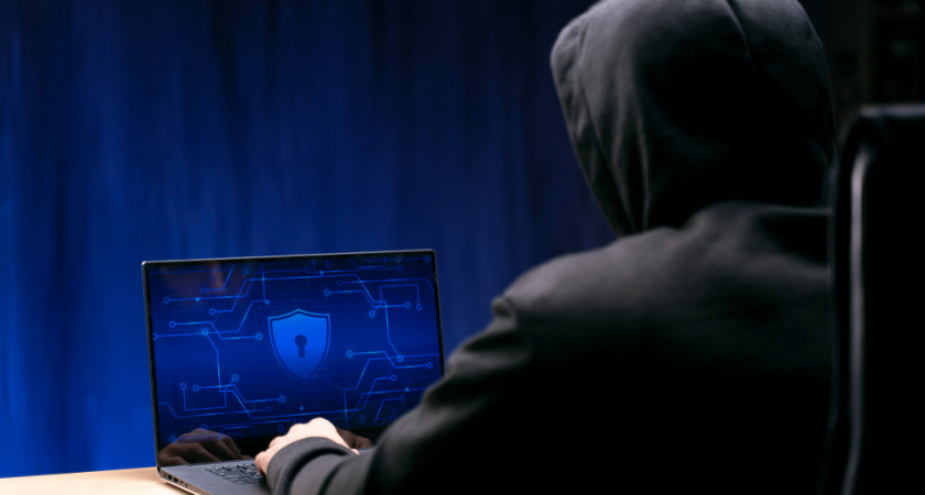 Владимирцев предупредили об использовании новогодних открыток для кражи данных