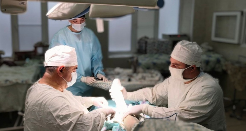 Владимирские врачи провели подростку уникальную операцию по коррекции стопы