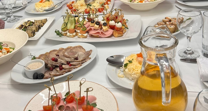 Новогоднее застолье: с чего нужно начать, чтобы 1 января не болел желудок