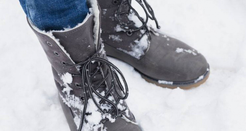 5 полезных лайфхаков на все случаи: как почистить засаленный пуховик и утеплить зимние ботинки