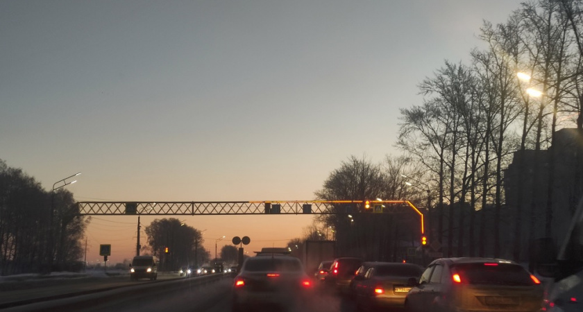 Что делать, если водитель сзади «висит на хвосте» — рабочий способ заставить его держать дистанцию