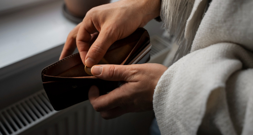 Владимирской пенсионерке вернули незаконно удержанные приставами деньги