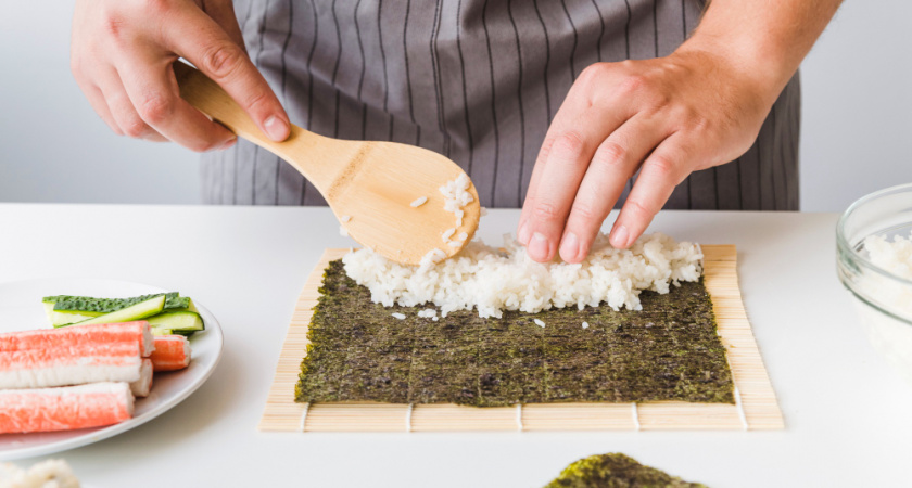 Рекомендации Роскачества: как выбрать качественные нори и кому стоит ограничить их употребление