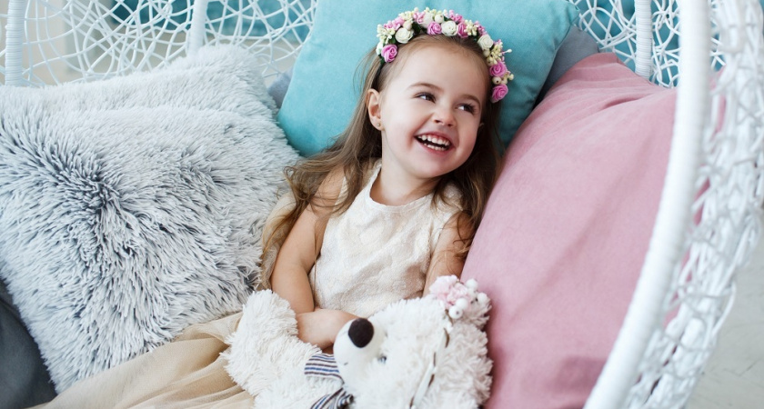 "Царское" имя для девочек, ставшее популярным по всему миру: означает "непорочная"