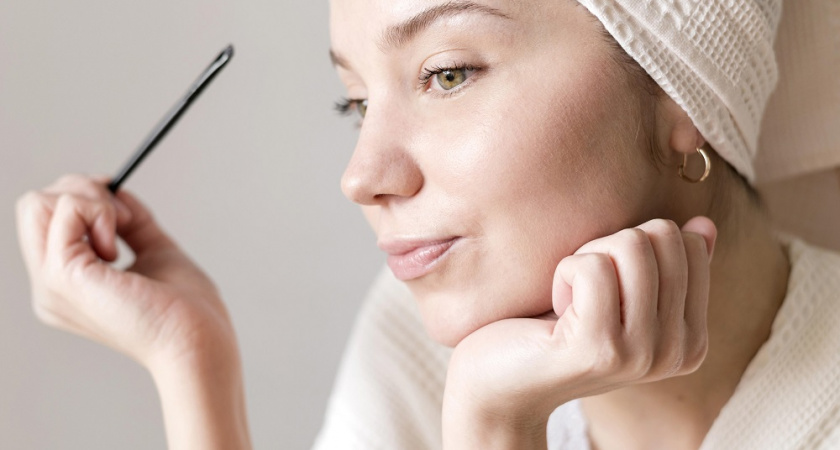 Как применять вазелин для укрепления и блеска ресниц